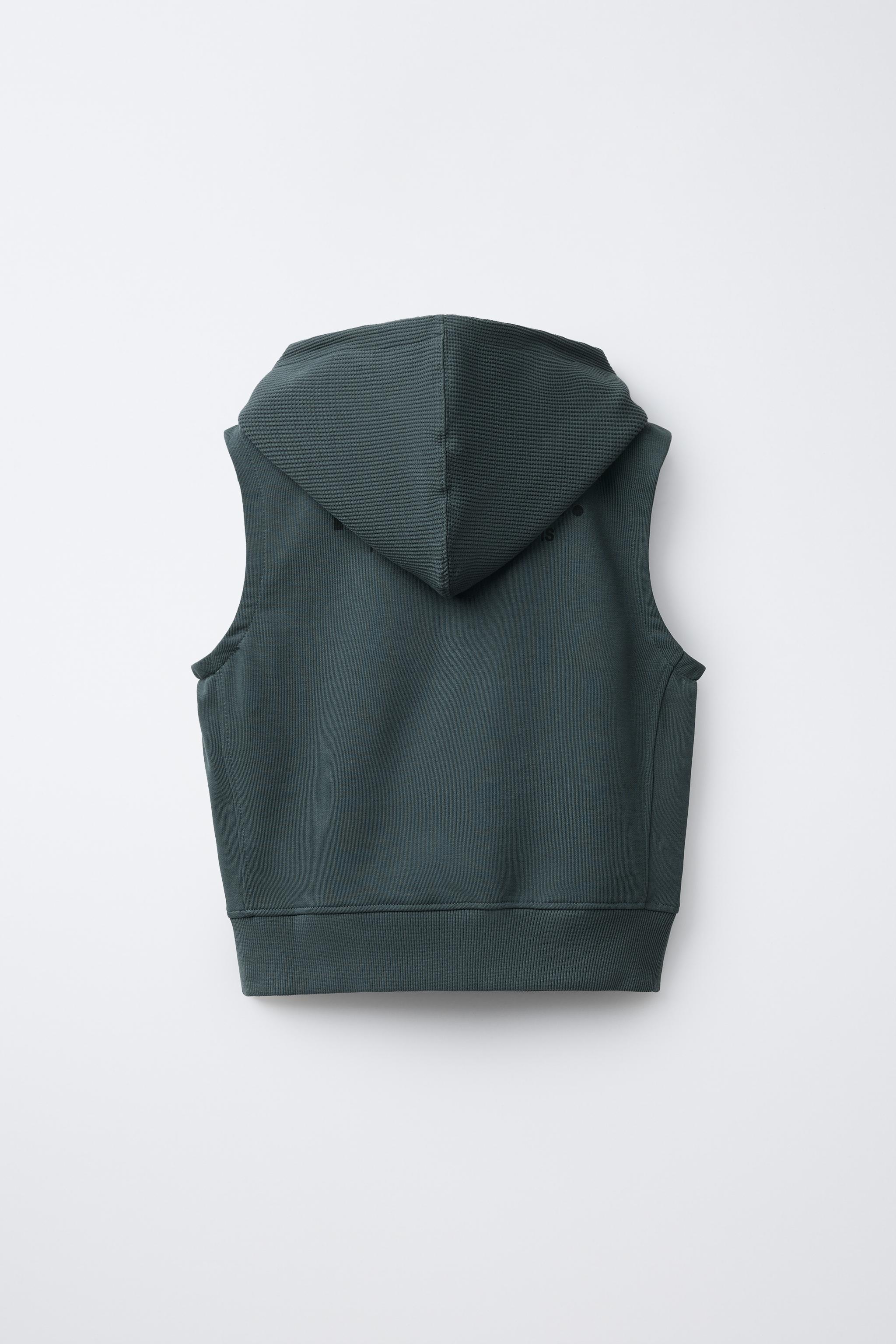 TEXT PRINT WAFFLE KNIT VEST AND BERMUDA SET